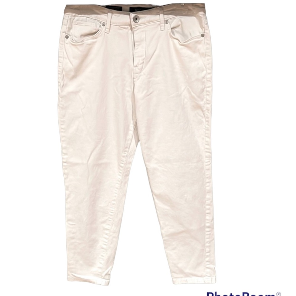 Nine West Capri.